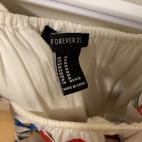 Fun summer dress - Picture 3 of 3